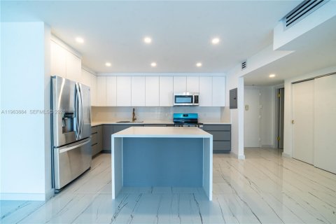 Купить кондоминиум в Санни-Айлс-Бич, Флорида 1 спальня, 93.37м2, № 2025543 - фото 3