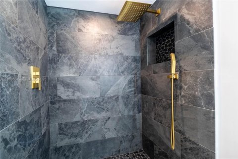 Купить кондоминиум в Санни-Айлс-Бич, Флорида 1 спальня, 93.37м2, № 2025543 - фото 22