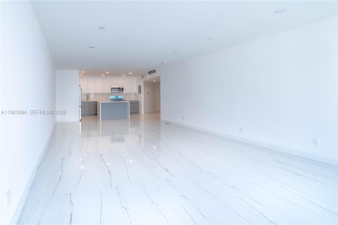 Купить кондоминиум в Санни-Айлс-Бич, Флорида 1 спальня, 93.37м2, № 2025543 - фото 12