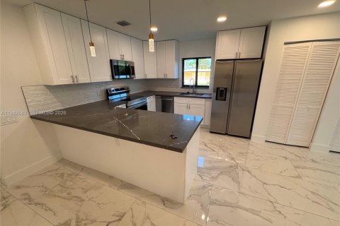 Villa ou maison à louer à Fort Lauderdale, Floride: 3 chambres, 133.69 m2 № 2002337 - photo 8