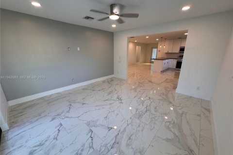 Villa ou maison à louer à Fort Lauderdale, Floride: 3 chambres, 133.69 m2 № 2002337 - photo 7