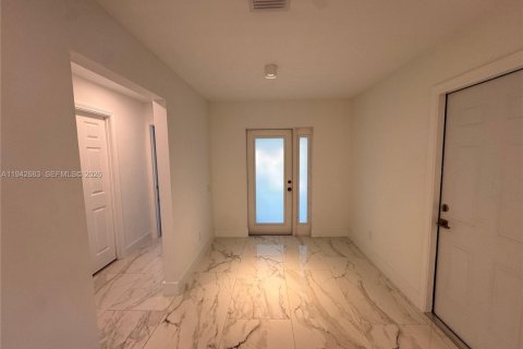 Villa ou maison à louer à Fort Lauderdale, Floride: 3 chambres, 133.69 m2 № 2002337 - photo 4