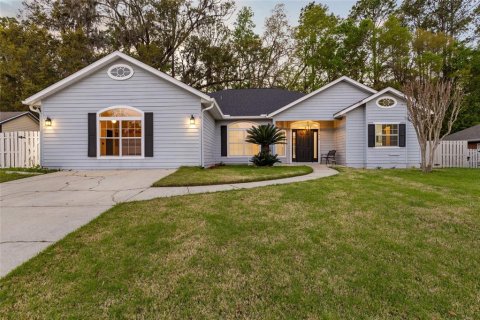 House in Gainesville, Florida 4 bedrooms, 218.97 sq.m. № 1603089 - photo 1