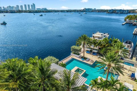 Condo in North Miami Beach, Florida, 2 bedrooms  № 2078134 - photo 17
