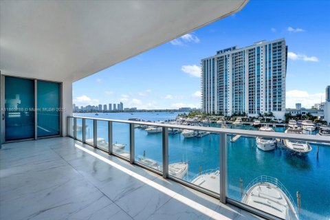 Condo in North Miami Beach, Florida, 2 bedrooms  № 2078134 - photo 6