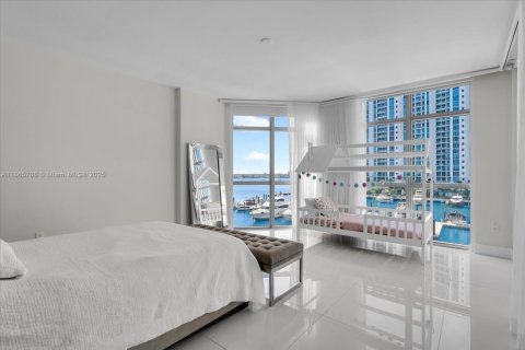 Condo in North Miami Beach, Florida, 2 bedrooms  № 2078134 - photo 9