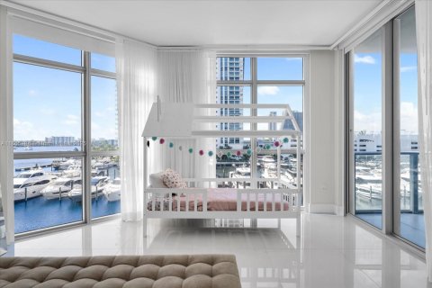 Condo in North Miami Beach, Florida, 2 bedrooms  № 2078134 - photo 10