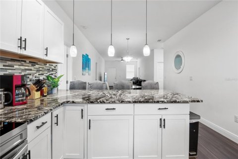 Casa en venta en Tampa, Florida, 4 dormitorios, 144.93 m2 № 2384317 - foto 6