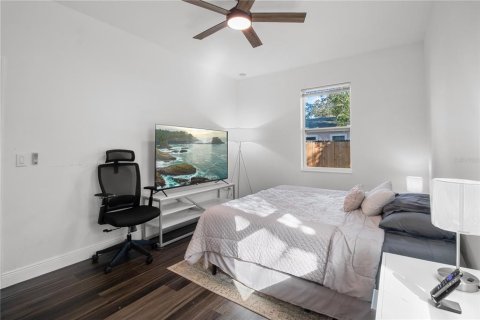 Casa en venta en Tampa, Florida, 4 dormitorios, 144.93 m2 № 2384317 - foto 12