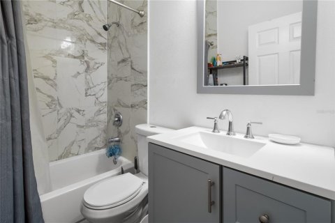 Casa en venta en Tampa, Florida, 4 dormitorios, 144.93 m2 № 2384317 - foto 14