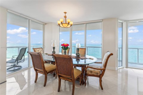 Condo in Miami Beach, Florida, 3 bedrooms  № 1483676 - photo 9