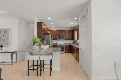 Townhouse in Lake Mary, Florida 4 bedrooms, 219.71 sq.m. № 2380799 - photo 9