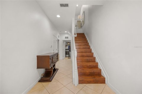 Townhouse in Lake Mary, Florida 4 bedrooms, 219.71 sq.m. № 2380799 - photo 12