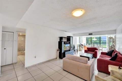 Condo in Davie, Florida, 2 bedrooms  № 2066108 - photo 12