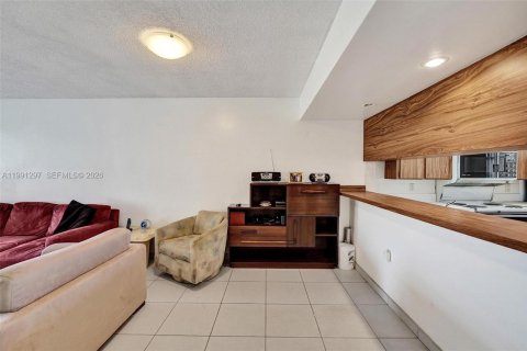 Condo in Davie, Florida, 2 bedrooms  № 2066108 - photo 10