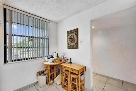 Condo in Davie, Florida, 2 bedrooms  № 2066108 - photo 8
