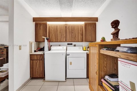 Condo in Davie, Florida, 2 bedrooms  № 2066108 - photo 25