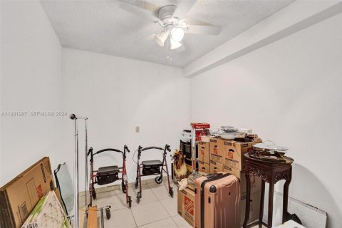 Condo in Davie, Florida, 2 bedrooms  № 2066108 - photo 26