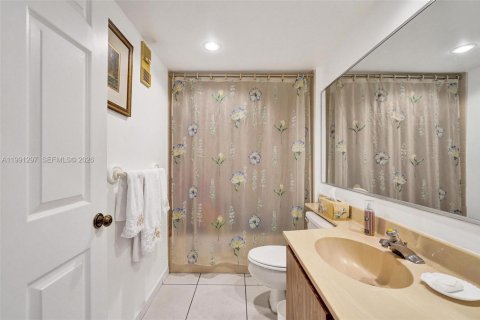 Condo in Davie, Florida, 2 bedrooms  № 2066108 - photo 19