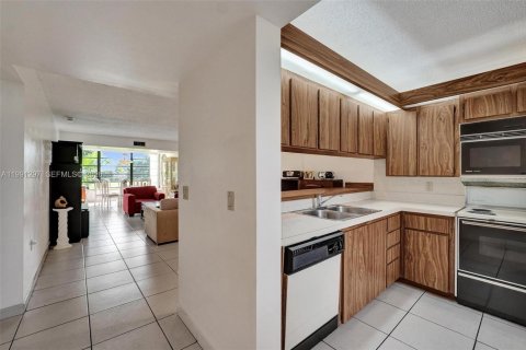 Condo in Davie, Florida, 2 bedrooms  № 2066108 - photo 5