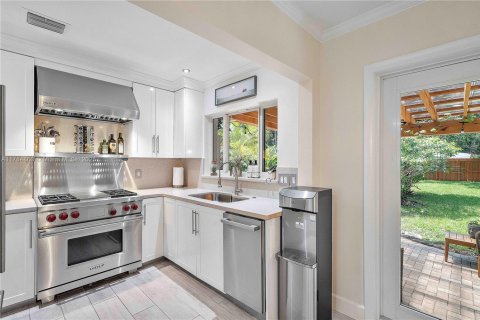 House in Fort Lauderdale, Florida 2 bedrooms, 70.88 sq.m. № 1867056 - photo 10