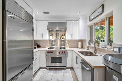 House in Fort Lauderdale, Florida 2 bedrooms, 70.88 sq.m. № 1867056 - photo 3