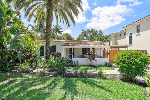 House in Fort Lauderdale, Florida 2 bedrooms, 70.88 sq.m. № 1867056 - photo 1