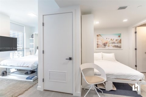 Condo in Miami, Florida  № 1920748 - photo 11