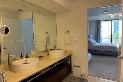 Condo in Sunny Isles Beach, Florida, 2 bedrooms  № 1752974 - photo 8