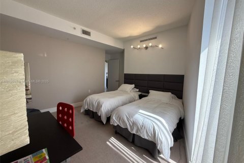 Condo in Sunny Isles Beach, Florida, 2 bedrooms  № 1752974 - photo 10