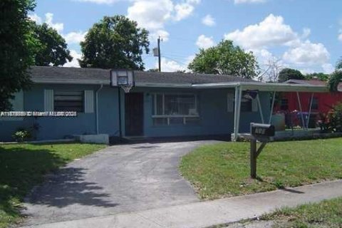 House in Hollywood, Florida 3 bedrooms, 126.53 sq.m. № 1934579