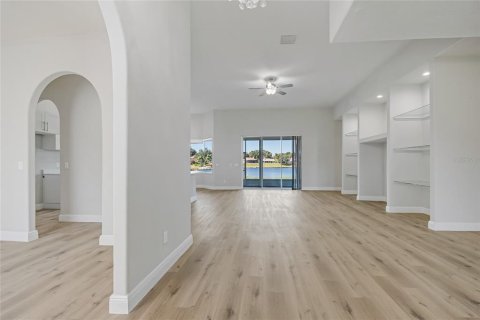 Villa ou maison à vendre à Clermont, Floride: 4 chambres, 253.07 m2 № 2431928 - photo 9