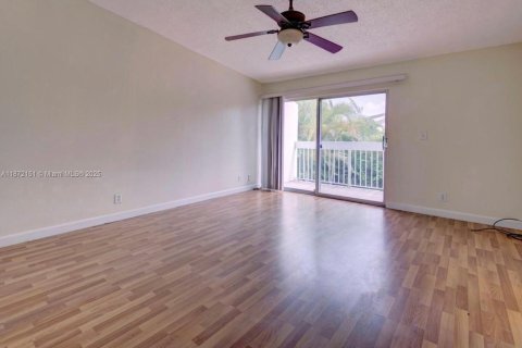 Touwnhouse à louer à Margate, Floride: 2 chambres, 126.25 m2 № 1927124 - photo 3