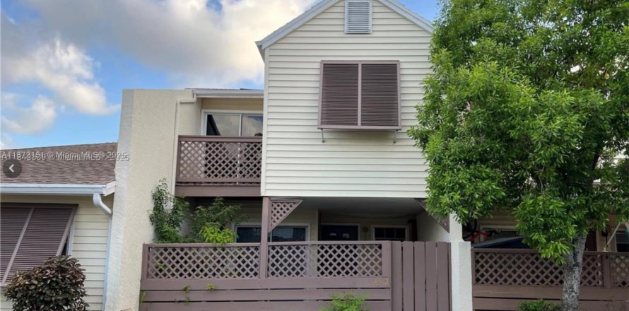 Touwnhouse à Margate, Floride 2 chambres, 126.25 m2 № 1927124