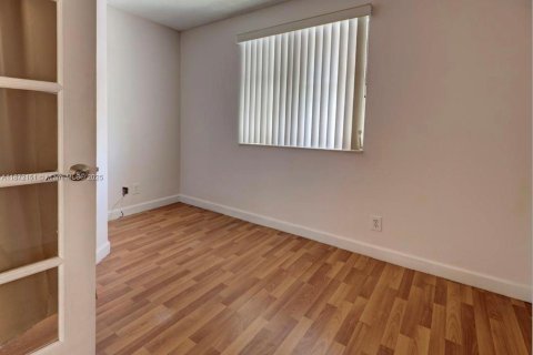 Touwnhouse à louer à Margate, Floride: 2 chambres, 126.25 m2 № 1927124 - photo 5