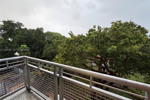 Apartment in Miami, Florida 1 bedroom, 66.89 sq.m. № 2001578 - photo 9