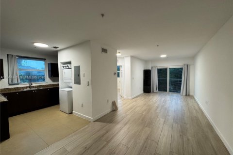 Apartment in Miami, Florida 1 bedroom, 66.89 sq.m. № 2001578 - photo 2