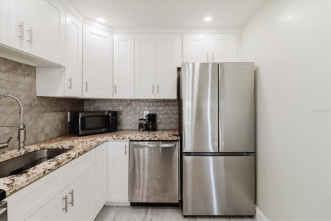 Condo in Clearwater, Florida, 2 bedrooms  № 2099341 - photo 15