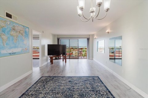 Condo in Clearwater, Florida, 2 bedrooms  № 2099341 - photo 21