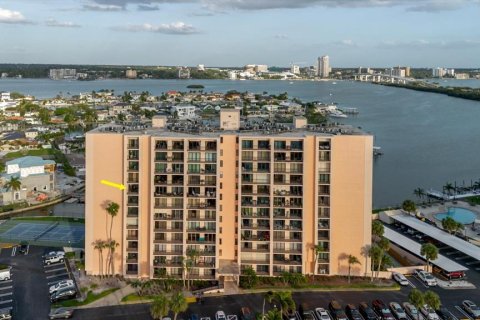 Condo in Clearwater, Florida, 2 bedrooms  № 2099341 - photo 2