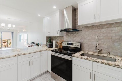Condo in Clearwater, Florida, 2 bedrooms  № 2099341 - photo 17