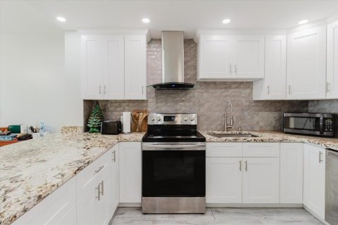 Condo in Clearwater, Florida, 2 bedrooms  № 2099341 - photo 13