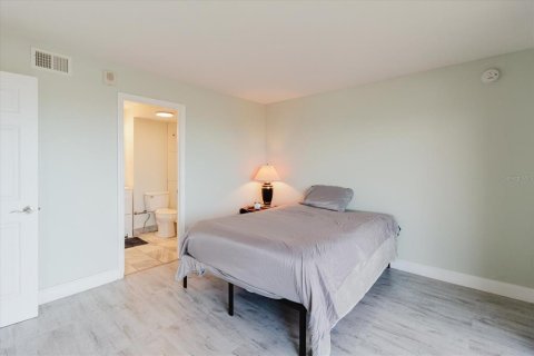 Condo in Clearwater, Florida, 2 bedrooms  № 2099341 - photo 30