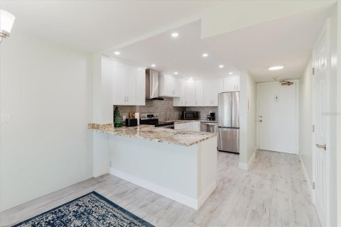 Condo in Clearwater, Florida, 2 bedrooms  № 2099341 - photo 10
