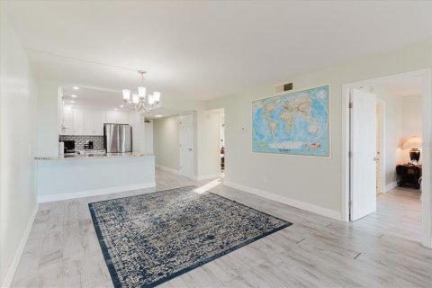 Condo in Clearwater, Florida, 2 bedrooms  № 2099341 - photo 23