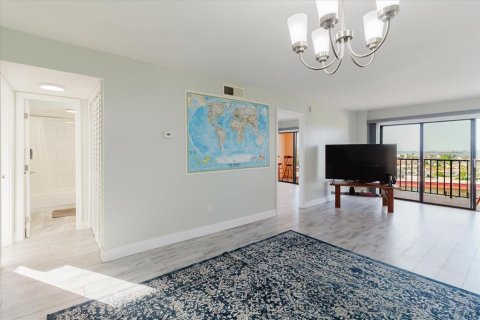Condo in Clearwater, Florida, 2 bedrooms  № 2099341 - photo 22