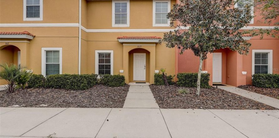 Adosado en Kissimmee, Florida 2 dormitorios, 107.86 m2 № 1746486