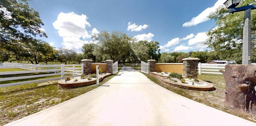 Casa en Ocala, Florida 3 dormitorios, 241.55 m2 № 1688411