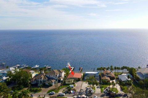 Casa en venta en Saint Petersburg, Florida, 4 dormitorios, 157.56 m2 № 1719430 - foto 2