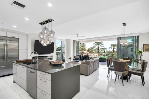 Condo in Saint Petersburg, Florida, 2 bedrooms № 2372993 - photo 22
